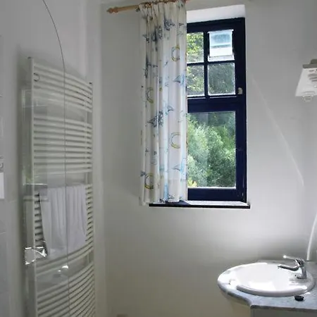 Cozy Near Forest In ヴィラ ユイ