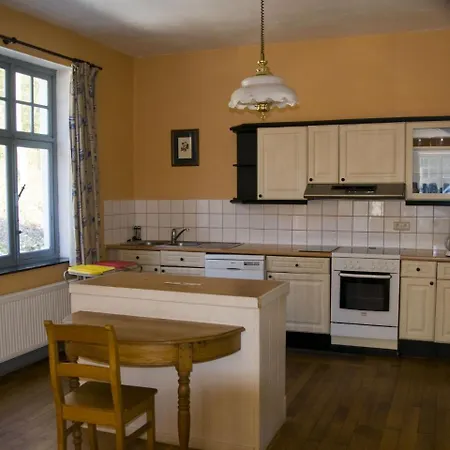 Cozy Near Forest In Huy